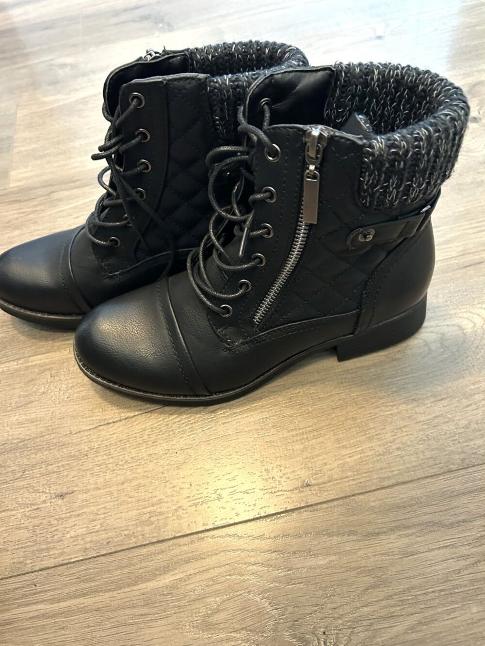 NWOT STQ lace up black ankle boots, size 7